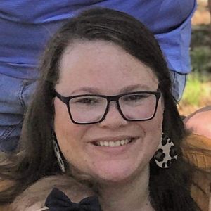 Meet your Posher, Caitlin